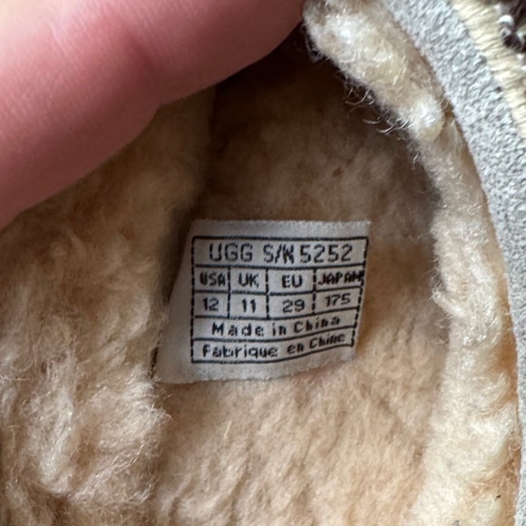 Cozy Beige Suede Slippe - Picture 2 of 3